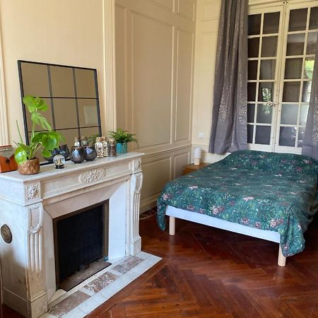 Romeo Apartment Les Andelys Bagian luar foto